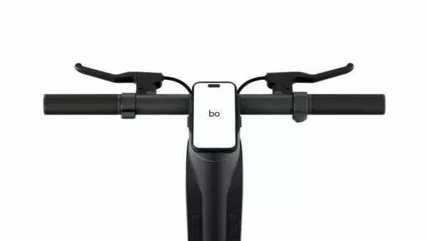 Bo M electric scooter close up showing the mobile holder