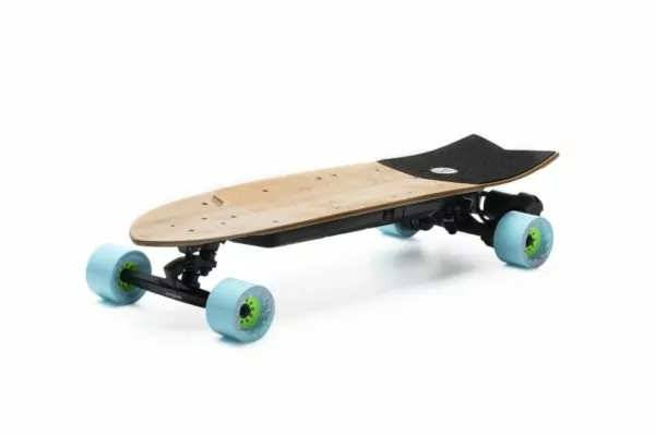 evolve electric skateboards blue wheels